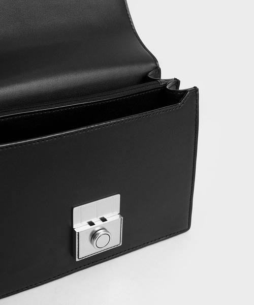 CHARLES & KEITH（チャールズ & キース）の「クラシックボクシー