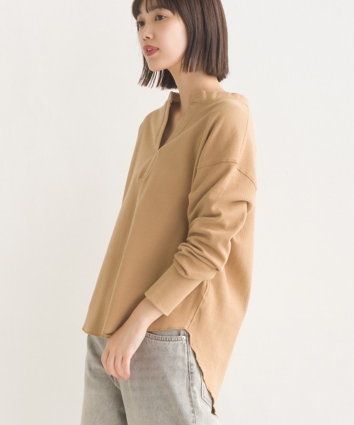 OMNES(オムネス)の「ハニカムストレッチバッグスリットプルオーバー(Tシャツ/カットソー・レディース・ホワイト/ブラック/ベージュ/カーキ/ラベンダー/ブルーグレー/ブラウン/ライトグレー・FREE)」の6枚目の写真