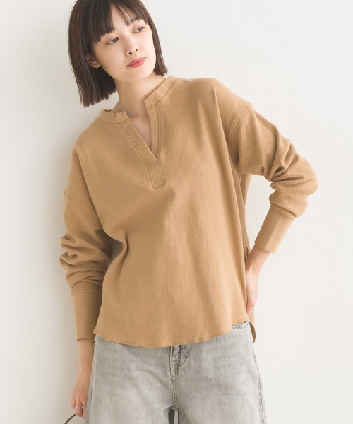 OMNES(オムネス)の「ハニカムストレッチバッグスリットプルオーバー(Tシャツ/カットソー・レディース・ホワイト/ブラック/ベージュ/カーキ/ラベンダー/ブルーグレー/ブラウン/ライトグレー・FREE)」の9枚目の写真