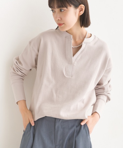OMNES(オムネス)の「ハニカムストレッチバッグスリットプルオーバー(Tシャツ/カットソー・レディース・ホワイト/ブラック/ベージュ/カーキ/ラベンダー/ブルーグレー/ブラウン/ライトグレー・FREE)」の20枚目の写真