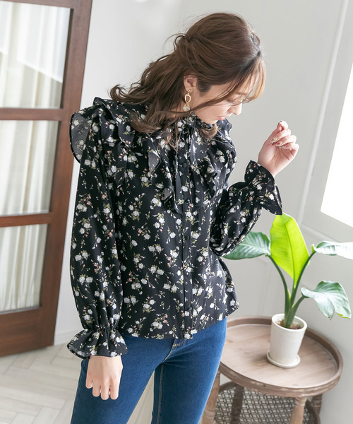 Newlyme(ニューリーミー)の「ラッフルフリルボウタイブラウス(シャツ/ブラウス・レディース・モスグリーン/ホワイト/ブラック/ベージュ/ミント/ピンク/ブラック系その他/ベージュ系その他/グリーン系その他/ブラック系その他2/パープル/グレー・X-LARGE/XX-LARGE/SMALL/MEDIUM/LARGE)」の3枚目の写真