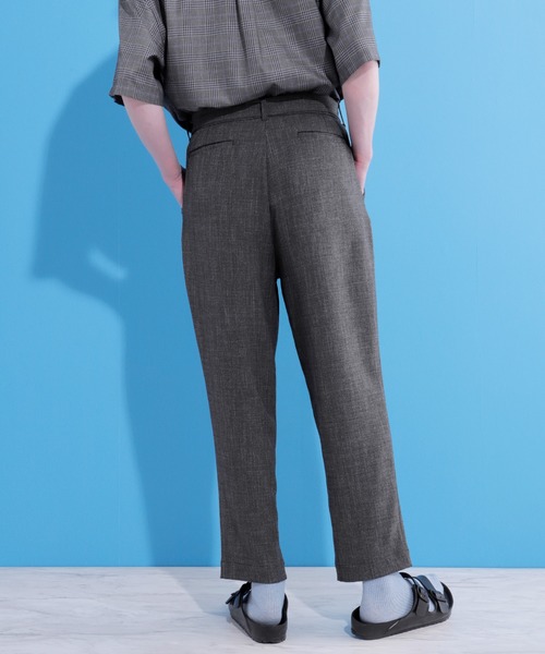 EMMA CLOTHES(エマクローズ)の「共地ベルト付き1タックワイドテーパードパンツ(その他パンツ・メンズ・ブラック/ベージュ/グレー・M/L)」の8枚目の写真