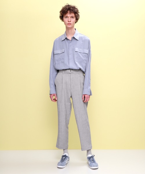 EMMA CLOTHES(エマクローズ)の「共地ベルト付き1タックワイドテーパードパンツ(その他パンツ・メンズ・ブラック/ベージュ/グレー・M/L)」の13枚目の写真