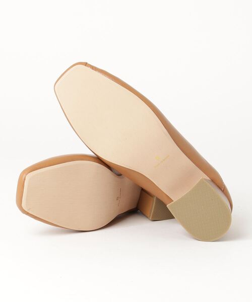 minia（ミニア）の「minia / alala / スクエアトゥ切り替えパンプス/バブーシュ（パンプス・レディース・ホワイト/ブラック/ベージュ/ブラウン・LL/M/L/S）」の6枚目の写真