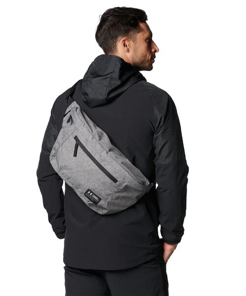 UNDER ARMOUR（アンダーアーマー）の「UAラージ ウエストバッグ（トレーニング/メンズ/レディース）（ボディバッグ/ウエストポーチ・レディース・ブラック/グレー・ONESIZE）」の11枚目の写真