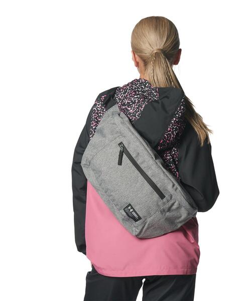 UNDER ARMOUR（アンダーアーマー）の「UAラージ ウエストバッグ（トレーニング/メンズ/レディース）（ボディバッグ/ウエストポーチ・レディース・ブラック/グレー・ONESIZE）」の15枚目の写真
