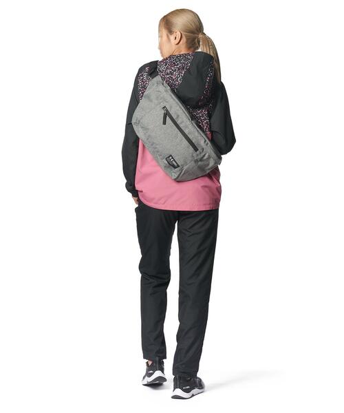 UNDER ARMOUR（アンダーアーマー）の「UAラージ ウエストバッグ（トレーニング/メンズ/レディース）（ボディバッグ/ウエストポーチ・レディース・ブラック/グレー・ONESIZE）」の16枚目の写真