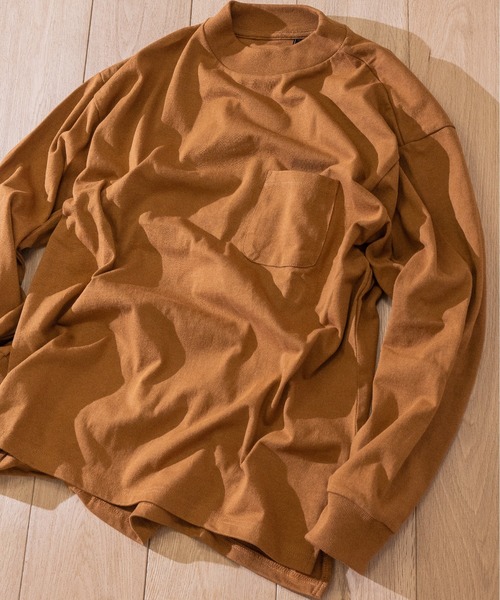 JOHN'S CLOSET（ジョンズクローゼット）の「【i】天竺 モックネック ロングTシャツ（Tシャツ/カットソー・メンズ・ホワイト/テラコッタ/ライトベージュ/ライトパープル/サックスブルー/ブラック/パープル/チャコールグレー/グリーン・MEDIUM/X-LARGE/LARGE）」の4枚目の写真