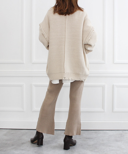 MODE ROBE（モードローブ）の「2WAYクラッシュデザインオーバーニット（ニット/セーター・レディース・ブラウン/アイボリー・FREE）」の4枚目の写真