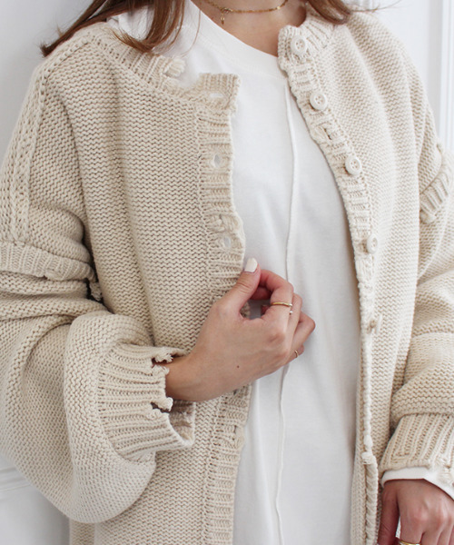 MODE ROBE（モードローブ）の「2WAYクラッシュデザインオーバーニット（ニット/セーター・レディース・ブラウン/アイボリー・FREE）」の5枚目の写真