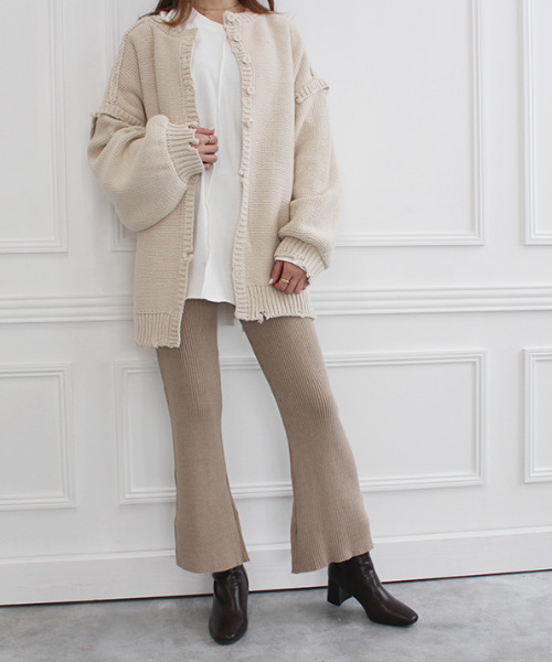 MODE ROBE（モードローブ）の「2WAYクラッシュデザインオーバーニット（ニット/セーター・レディース・ブラウン/アイボリー・FREE）」の9枚目の写真