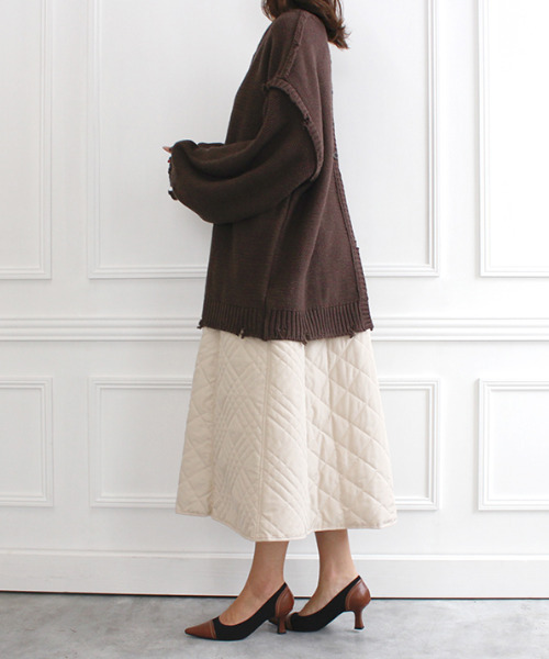 MODE ROBE（モードローブ）の「2WAYクラッシュデザインオーバーニット（ニット/セーター・レディース・ブラウン/アイボリー・FREE）」の13枚目の写真