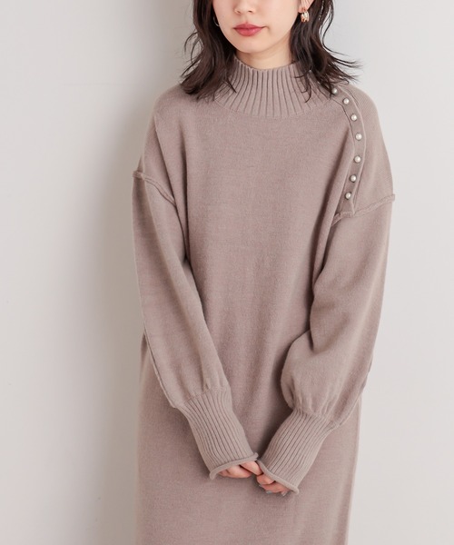 natural couture(ナチュラルクチュール)の「【WEB限定】サイドパールネックニットワンピース(ワンピース・レディース・ブラック/カーキ/サックスブルー/アイボリー/モカ・FREE)」の3枚目の写真