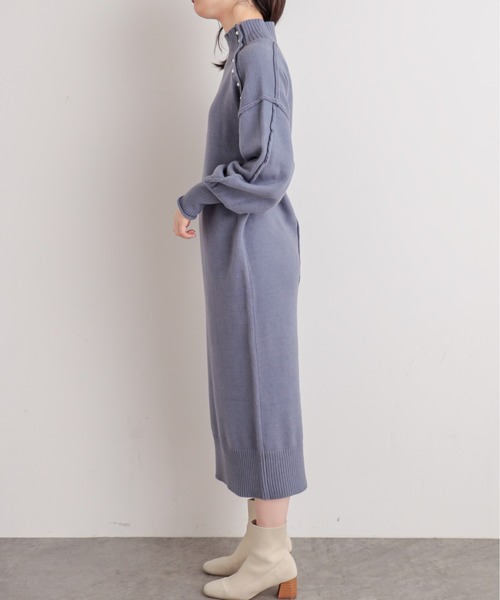 natural couture(ナチュラルクチュール)の「【WEB限定】サイドパールネックニットワンピース(ワンピース・レディース・ブラック/カーキ/サックスブルー/アイボリー/モカ・FREE)」の9枚目の写真