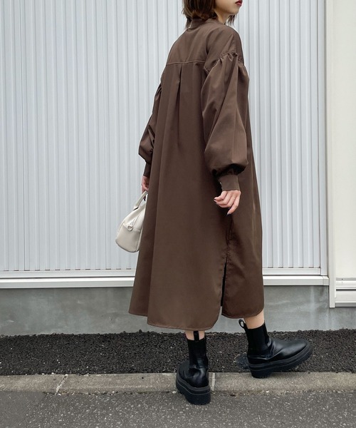 Chillfar（チルファー）の「ボリュームスリーブシャツワンピース（シャツワンピース・レディース・ホワイト/チャコール/ベージュ/ブラウン/ブラック・MEDIUM/LARGE）」の11枚目の写真