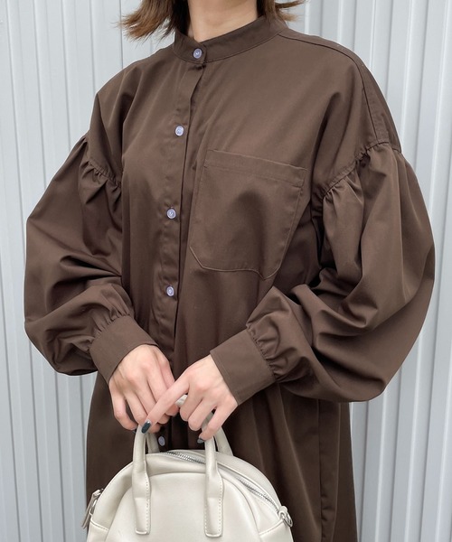 Chillfar（チルファー）の「ボリュームスリーブシャツワンピース（シャツワンピース・レディース・ホワイト/チャコール/ベージュ/ブラウン/ブラック・MEDIUM/LARGE）」の10枚目の写真