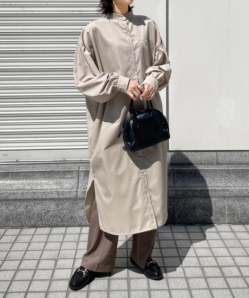 Chillfar（チルファー）の「ボリュームスリーブシャツワンピース（シャツワンピース・レディース・ホワイト/チャコール/ベージュ/ブラウン/ブラック・MEDIUM/LARGE）」の17枚目の写真