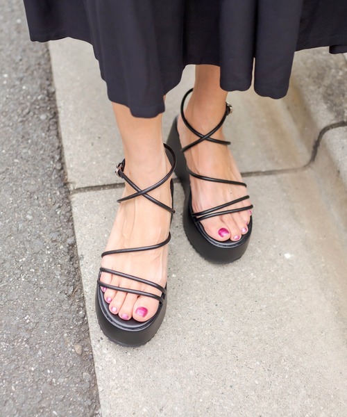 RASVOA(ラスボア)の「厚底コードサンダル(サンダル・レディース・オフホワイト/ブラック・L/M)」の5枚目の写真