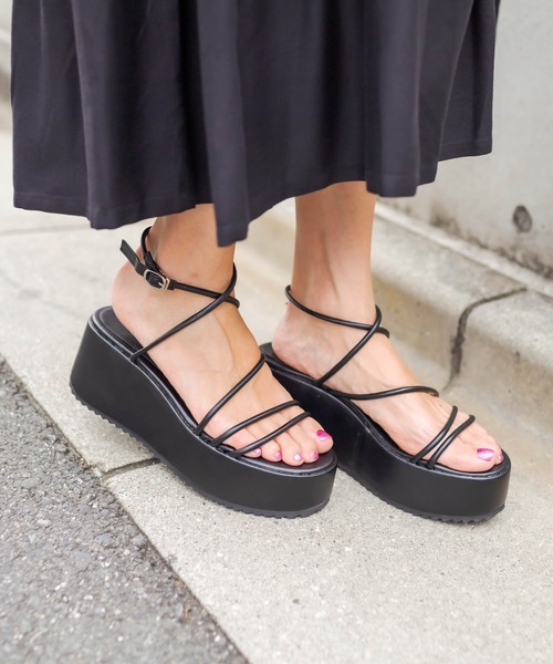 RASVOA(ラスボア)の「厚底コードサンダル(サンダル・レディース・オフホワイト/ブラック・L/M)」の6枚目の写真