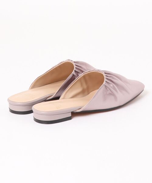 Te chichi TERRASSE(テチチテラス)の「サテンギャザーミュール(サンダル・レディース・オフホワイト/ピンク/ブラック・MEDIUM/LARGE)」の4枚目の写真