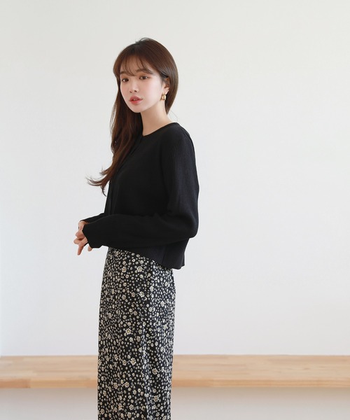 by muni:r（バイ ムニール）の「スタンダードフィットラウンドネックリブカーディガン（カーディガン/ボレロ・レディース・ブラック/ベージュ/ブルー・FREE）」の10枚目の写真