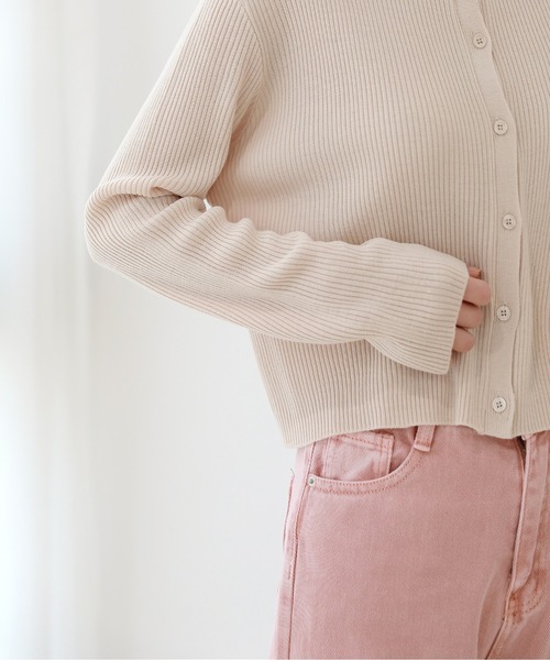 by muni:r（バイ ムニール）の「スタンダードフィットラウンドネックリブカーディガン（カーディガン/ボレロ・レディース・ブラック/ベージュ/ブルー・FREE）」の6枚目の写真