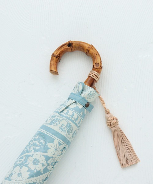 utatane（ウタタネ）の「折りたたみ日傘 完全遮光100％ 晴雨兼用 インド更紗柄（内ストラップ付）（折りたたみ傘・レディース・ネイビー/レッド/マスタード/ピンク/ブルー・FREE）」の18枚目の写真