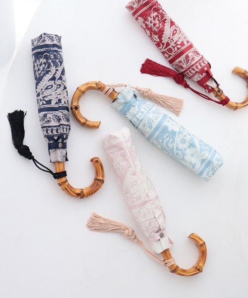 utatane（ウタタネ）の「折りたたみ日傘 完全遮光100％ 晴雨兼用 インド更紗柄（内ストラップ付）（折りたたみ傘・レディース・ネイビー/レッド/マスタード/ピンク/ブルー・FREE）」の13枚目の写真