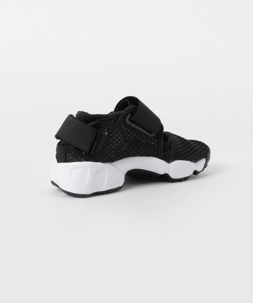 NIKE（ナイキ）の「【WEB限定】NIKE　ナイキ リフト(KIDS)（スニーカー・キッズ・ブラック/ホワイト・17/20/18/19）」の6枚目の写真