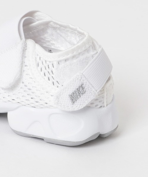 NIKE（ナイキ）の「【WEB限定】NIKE　ナイキ リフト(KIDS)（スニーカー・キッズ・ブラック/ホワイト・17/20/18/19）」の10枚目の写真