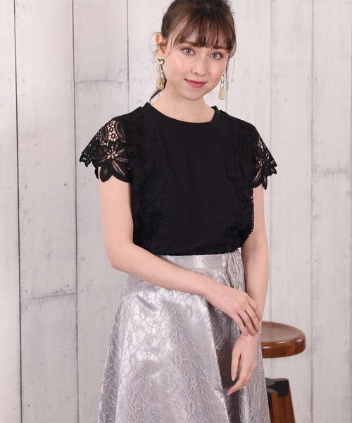 ASTORIA ODIER(アストリアオディール)の「モチーフレース使いカットプルオーバー(Tシャツ/カットソー・レディース・グレイッシュベージュ/ホワイト/ブラック/グリーン・MEDIUM)」の17枚目の写真