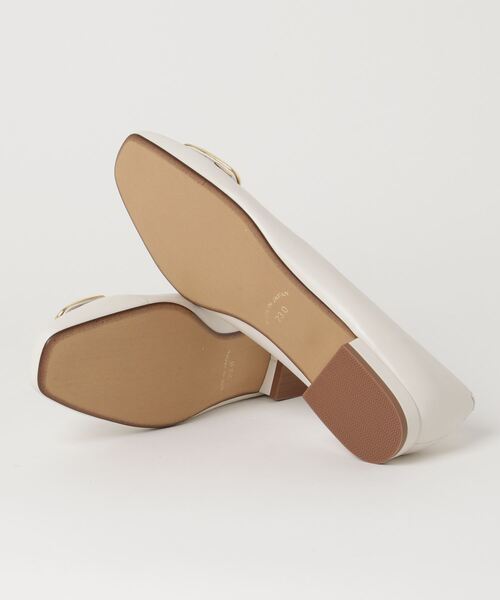 神戸シューズ(コウベシューズ)の「SAN-REMO 2.0㎝ヒールオーナメント付きパンプス(パンプス・レディース・ブラック/ライトブルー/ホワイト/ベージュ・23/24/24.5/23.5/22.5)」の11枚目の写真