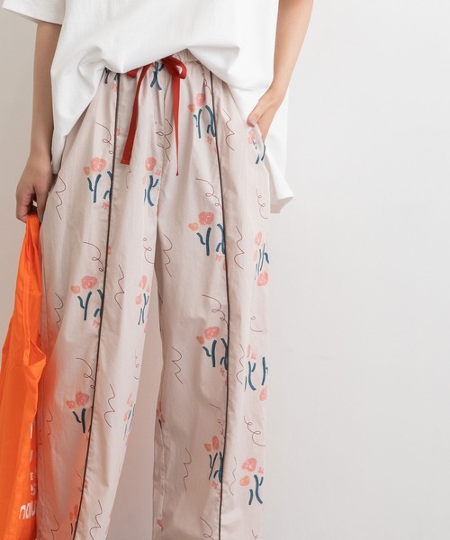 POU DOU DOU（プードゥドゥ）の「drawingフラワープリントイージーパンツ（その他パンツ・レディース・ピンク/ダークグレー・3）」の16枚目の写真