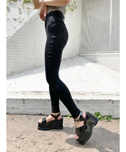 ENVYM（アンビー）の「カラージェギンス（その他パンツ・レディース・ブラック・S/M）」の2枚目の写真