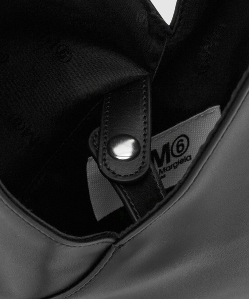 MM6 Maison Margiela（ｴﾑｴﾑｼｯｸｽ ﾒｿﾞﾝ ﾏﾙｼﾞｪﾗ）の「HANDBAG（ハンドバッグ・レディース・ブラック・ONESIZE）」の3枚目の写真