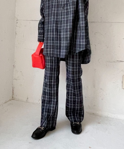 EPIMI E'PIMMY（エピミエピミー）の「《Set up対応》チェックセミフレアスラックスパンツ（スラックス・レディース・グレー/ブラック/ブラウン・MEDIUM）」の2枚目の写真