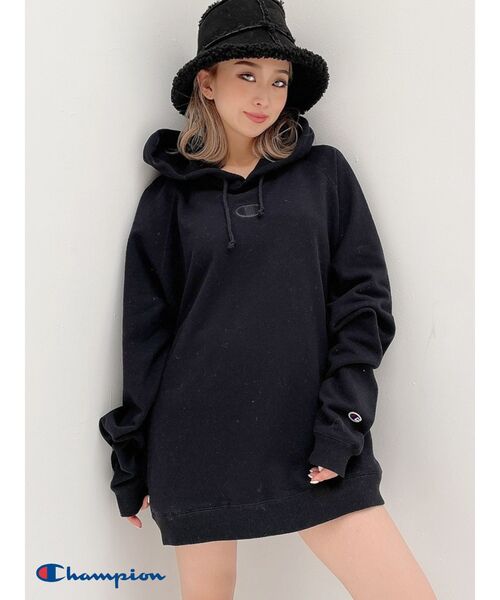 Champion（チャンピオン）の「Champion BIG Hoodie（パーカー・レディース・ブラック/ベージュ/ブラウン/ボルドー・FREE）」の8枚目の写真