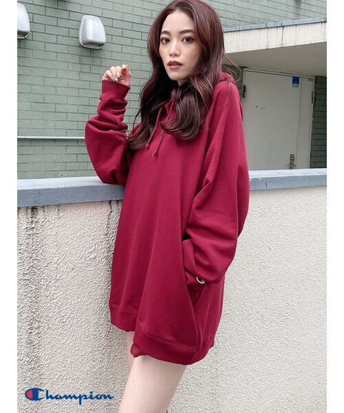 Champion（チャンピオン）の「Champion BIG Hoodie（パーカー・レディース・ブラック/ベージュ/ブラウン/ボルドー・FREE）」の6枚目の写真