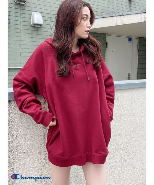 Champion（チャンピオン）の「Champion BIG Hoodie（パーカー・レディース・ブラック/ベージュ/ブラウン/ボルドー・FREE）」の5枚目の写真