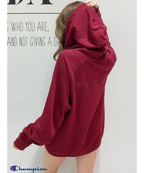Champion（チャンピオン）の「Champion BIG Hoodie（パーカー・レディース・ブラック/ベージュ/ブラウン/ボルドー・FREE）」の17枚目の写真
