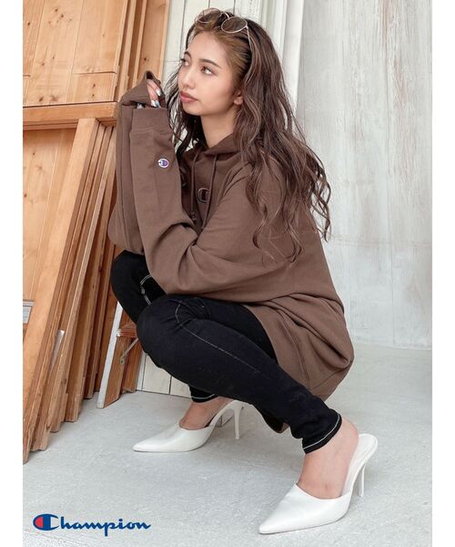 Champion（チャンピオン）の「Champion BIG Hoodie（パーカー・レディース・ブラック/ベージュ/ブラウン/ボルドー・FREE）」の19枚目の写真