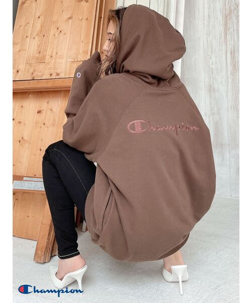 Champion（チャンピオン）の「Champion BIG Hoodie（パーカー・レディース・ブラック/ベージュ/ブラウン/ボルドー・FREE）」の22枚目の写真