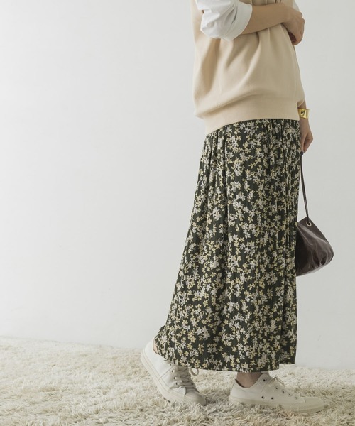 URBAN RESEARCH（アーバンリサーチ）の「フラワープリントリバーシブルスカート（スカート・レディース・ブルー系その他/グリーン系その他・FREE）」の11枚目の写真