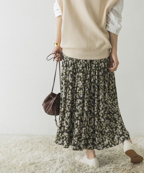 URBAN RESEARCH（アーバンリサーチ）の「フラワープリントリバーシブルスカート（スカート・レディース・ブルー系その他/グリーン系その他・FREE）」の22枚目の写真