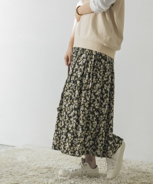 URBAN RESEARCH（アーバンリサーチ）の「フラワープリントリバーシブルスカート（スカート・レディース・ブルー系その他/グリーン系その他・FREE）」の7枚目の写真
