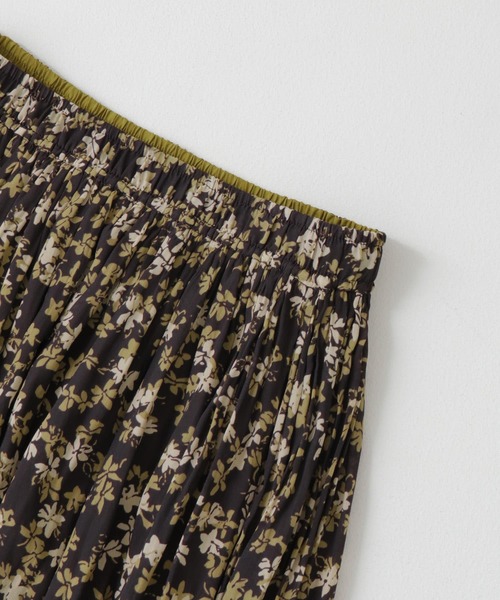 URBAN RESEARCH（アーバンリサーチ）の「フラワープリントリバーシブルスカート（スカート・レディース・ブルー系その他/グリーン系その他・FREE）」の9枚目の写真