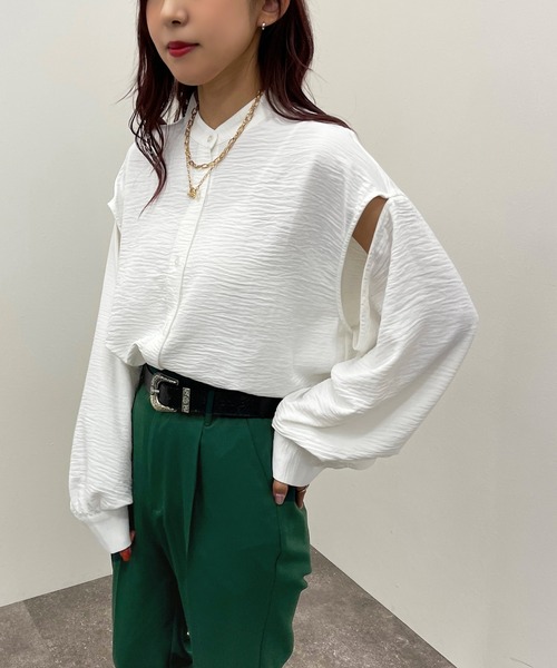 apres jour mignon（アプレジュールミニョン）の「袖スリットバンドカラーシャツ 【ZOZOTOWN限定アイテム】（シャツ/ブラウス・レディース・ブルー/グリーン/ボルドー/ブラック/オフホワイト・X-LARGE/フリー）」の7枚目の写真