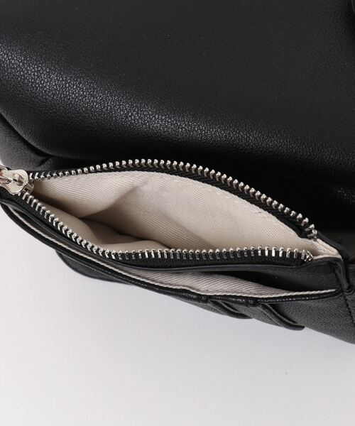 minia（ミニア）の「カードケース付きボールチェーンミニバッグ　◆（ショルダーバッグ・レディース・アイボリー/パイソン/ブラック/カーキ・FREE）」の8枚目の写真