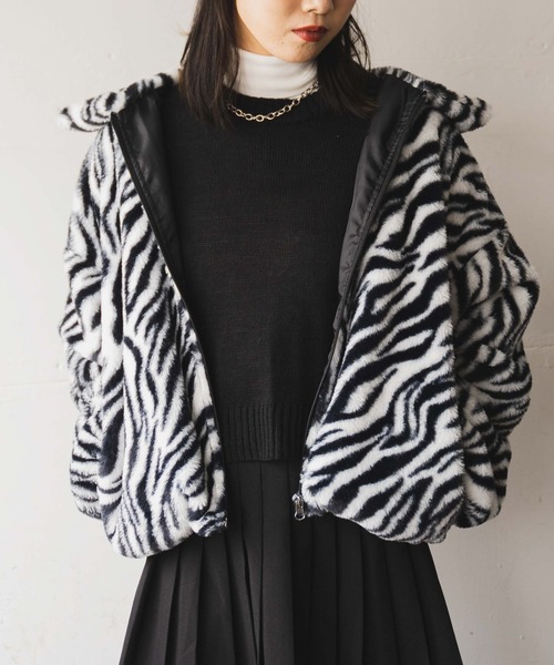 WEGO(ウィゴー)の「WEGO/ファーエリブルゾン(ブルゾン・レディース・ピンク/ブラック/マルチ/アニマル・SMALL/MEDIUM)」の3枚目の写真