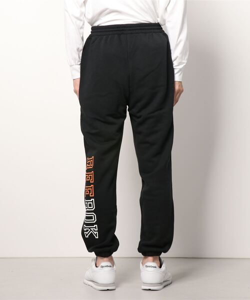 Reebok（リーボック）の「クラシックス バスケットボール スウェット パンツ / Classics Basketball Sweat Pants（スウェットパンツ・メンズ・ヘザーグレー/ブラック・SMALL/MEDIUM/LARGE/XXX-LARGE/XX-LARGE/X-LARGE）」の13枚目の写真